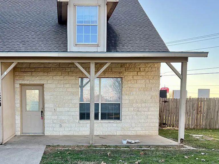 220 Sandstone Dr #C — Photo 1