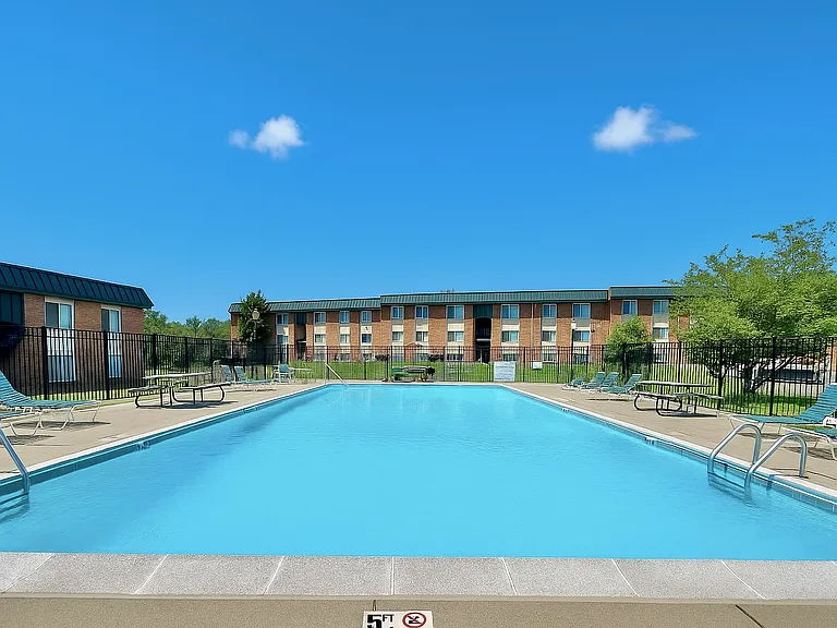 Derby Run Apartments — Photo 12