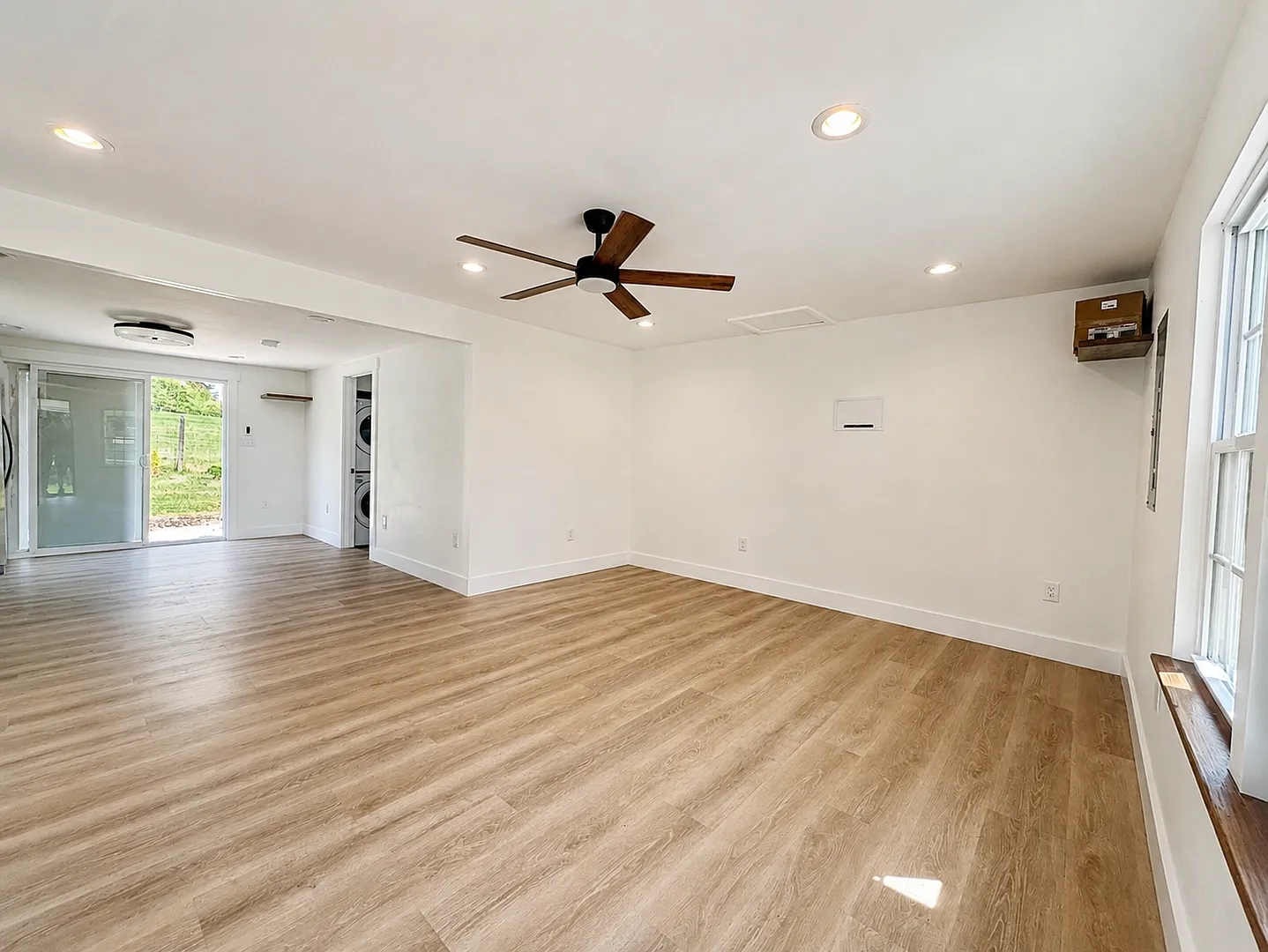 Newly Updated 1-Bedroom Home with Brand-New Finishes — Photo 4