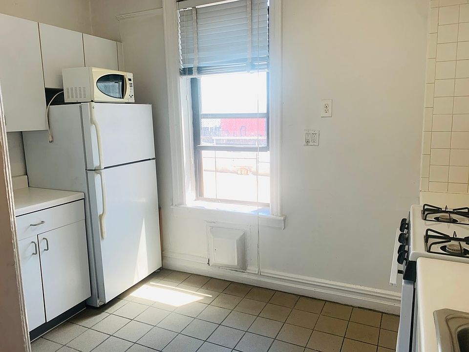 1st image of 25-05 41st St #D1