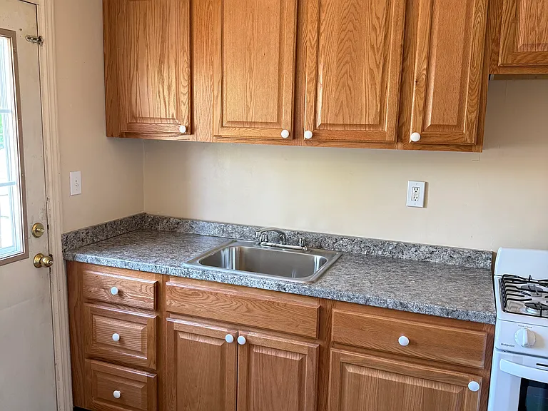 8 Redfield Vlg #B3 — Photo 5