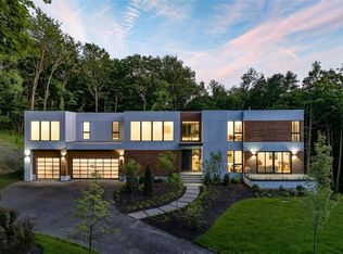 16 Hollow Ridge Rd, Bedford Corners, NY 10549