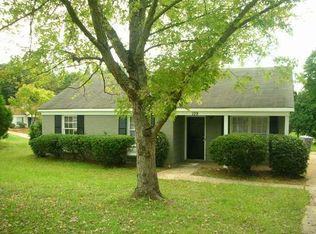 109 Huntsmoor Dr, Charlotte, NC 28217