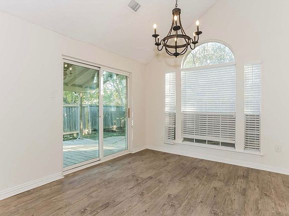 3rd image of 1018 Silver Spruce Dr