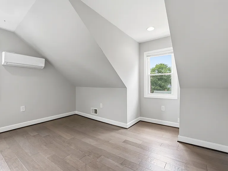 10 Birch Ave — Photo 10