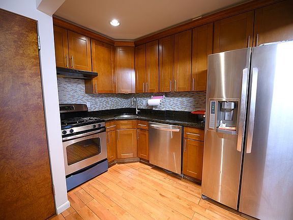 5th image of 3710 149th Pl APT 2B