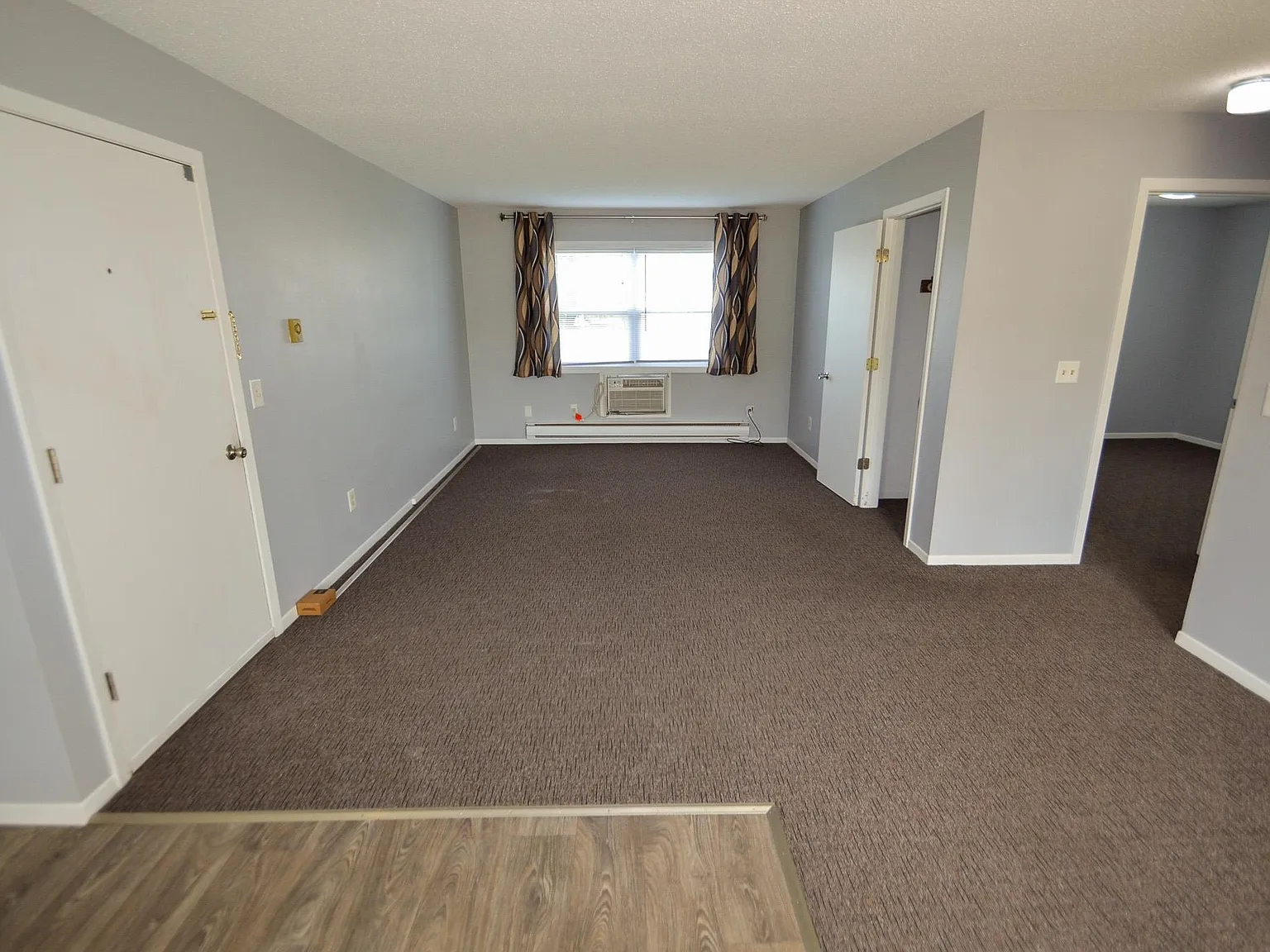 2 bed, 1.0 bath, 700 sqft, $800 — Photo 4