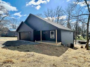 422 17th St, Bedford, IN 47421