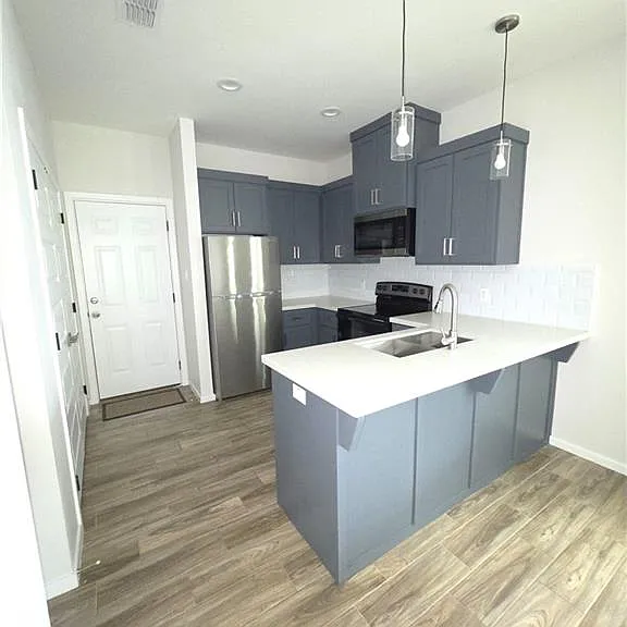 913 N Clarence Ave #2 — Photo 4