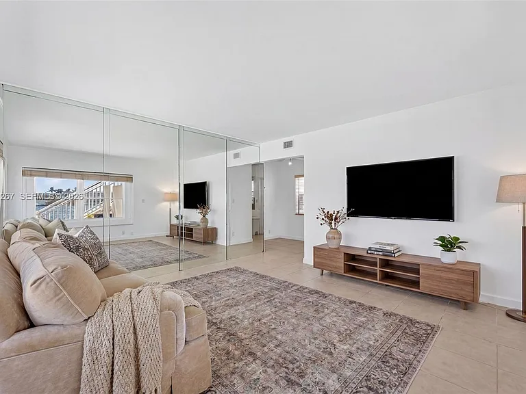 2508 Bay Dr #112 — Photo 7