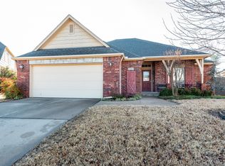 2004 W 120th St, Jenks, OK 74037