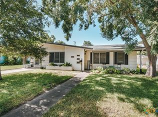 706 Fern Ln, Victoria, TX 77904