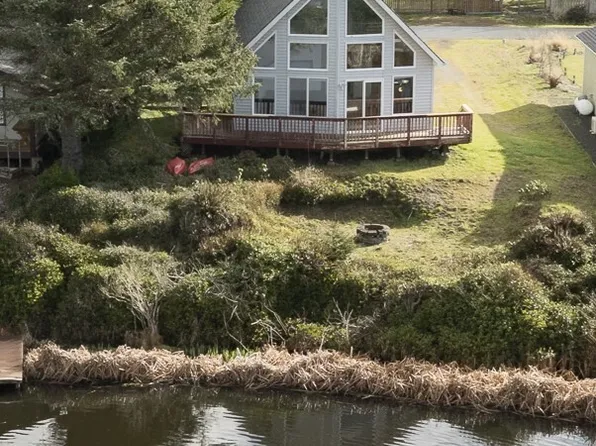 135 N Razor Clam Drive SW, Ocean Shores, WA 98569