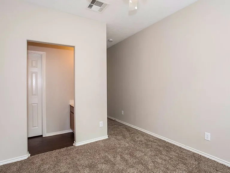 11003 Oasis View Ln — Photo 2