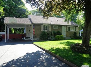 170 Mark Tree Rd, Centereach, NY 11720