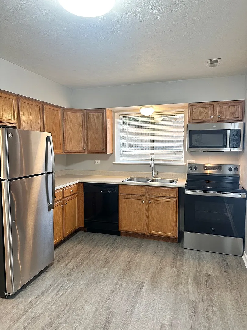1 bed, 600 sqft, $1,295 — Photo 2