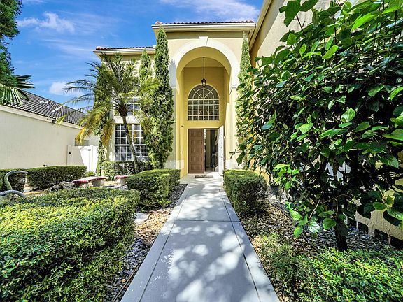 4th image of 6395 NW 78th Drive