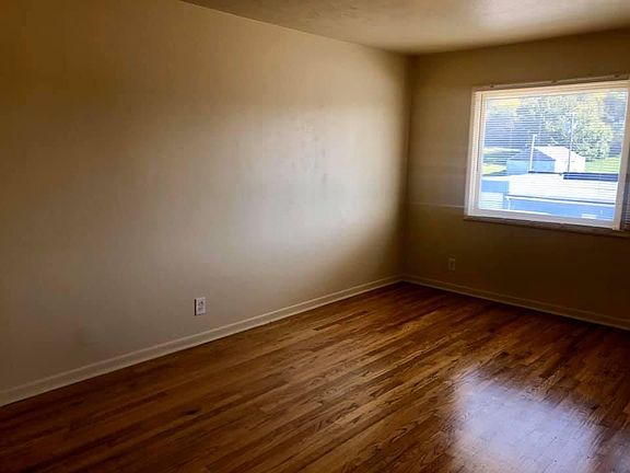 5th image of 4502 N 49th St APT 4