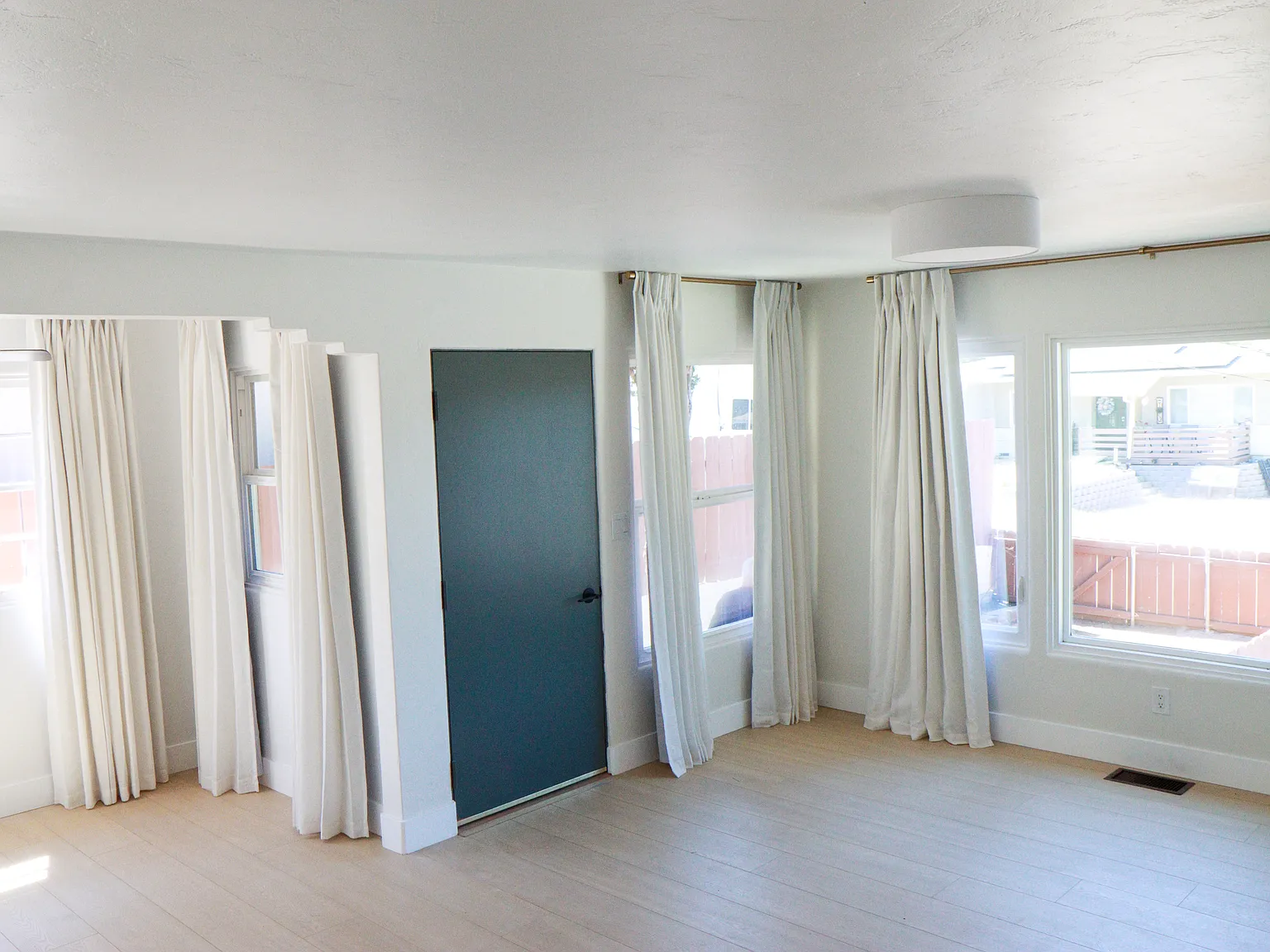 2 bed, 898 sqft, $3,250 — Photo 4