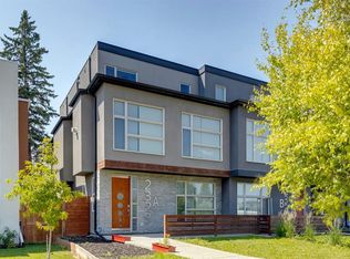 2329 A E Osborne Cres SW, Calgary, AB T2T 0Y7