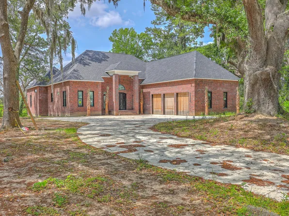 404 Fairington Dr, Summerville, SC 29485