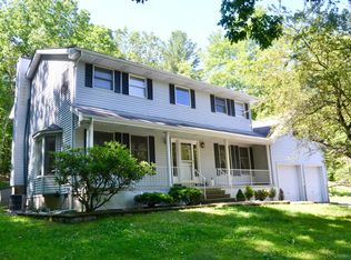 123 Jupiter Ct, Bartonsville, PA 18321