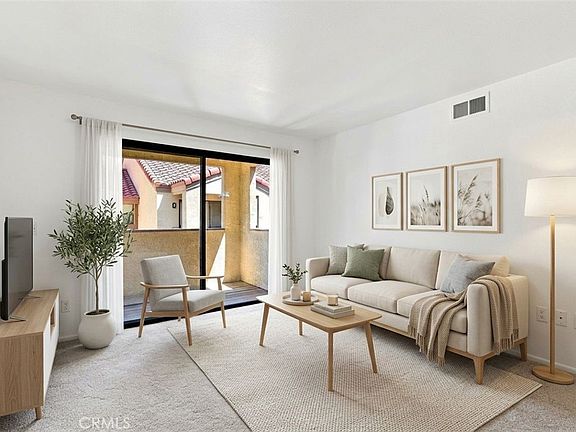 4th image of 1134 W Blaine St APT 202