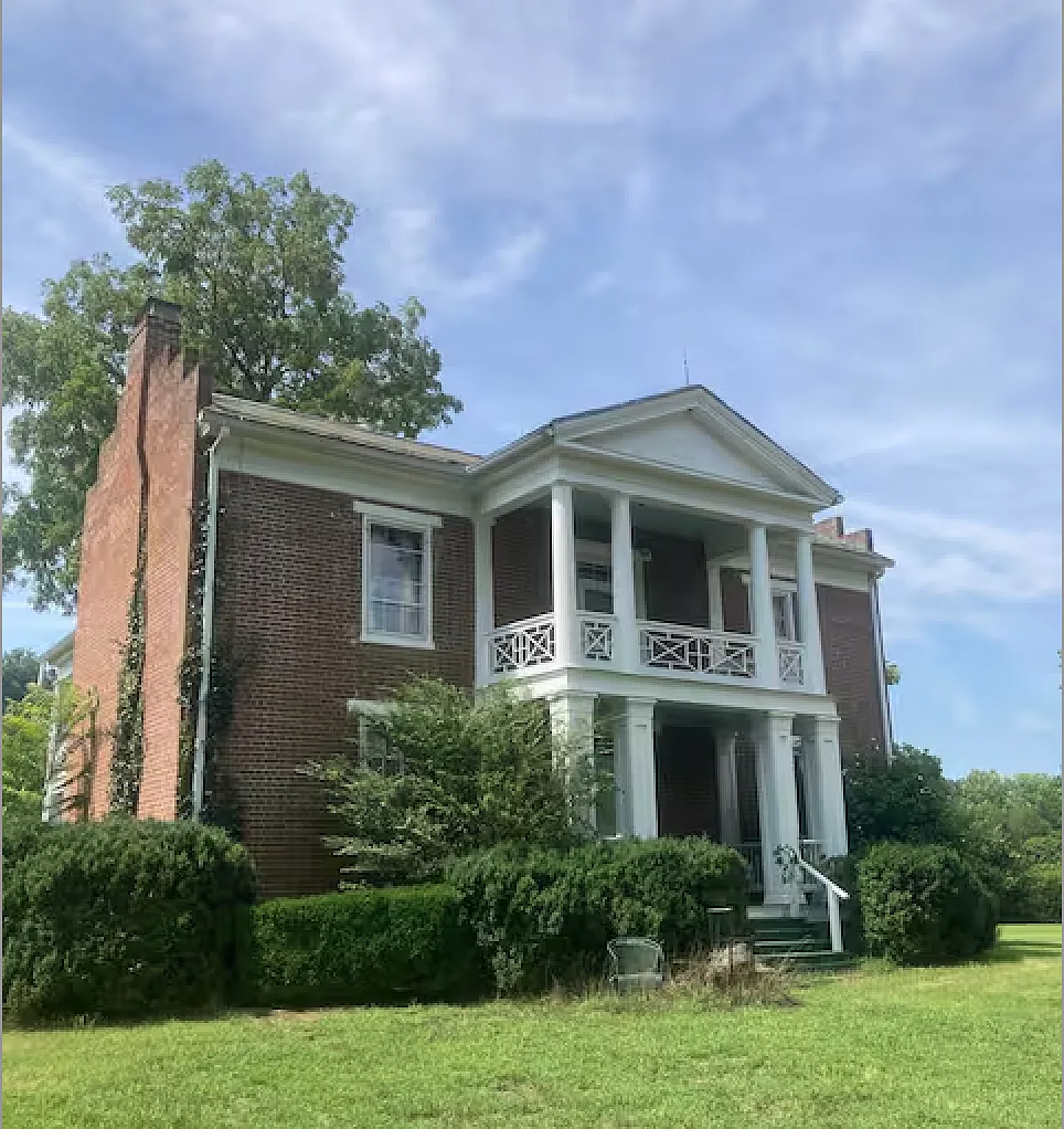 4 bed, 3200 sqft, $3,500 — Photo 1