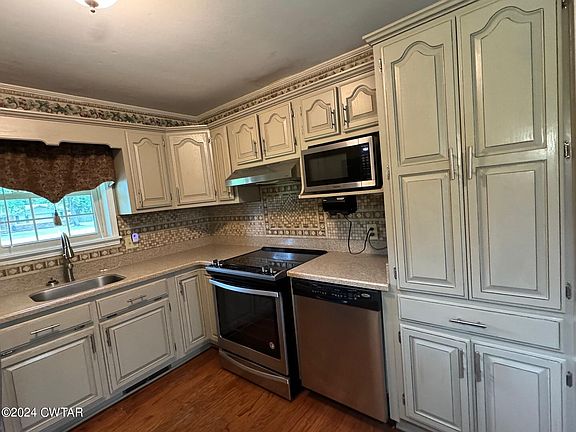 2nd image of 98 Walnut Dr