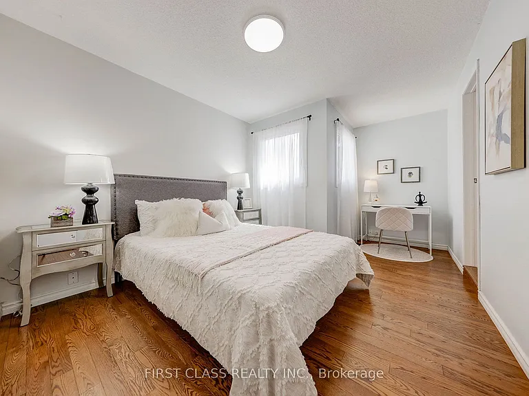 85 Madsen Cres — Photo 14
