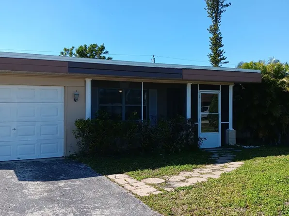 312 NE 11th Pl, Cape Coral, FL 33909