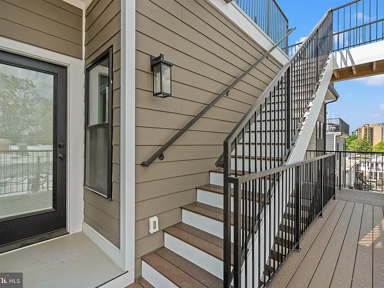 1130 Penn St NE #6 — Photo 17