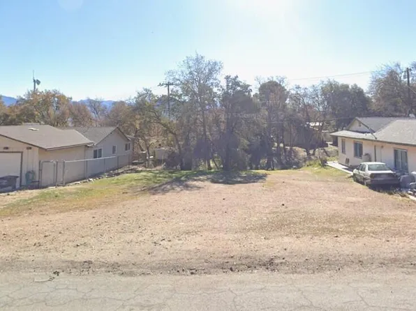 661 Sierra Vista Dr, Wofford Heights, CA 93285