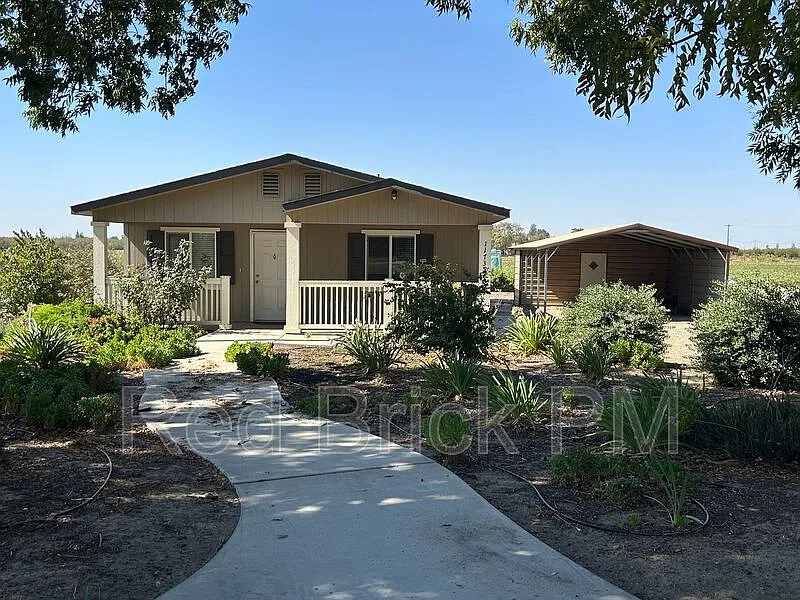 3 bed, 2.0 bath, 1500 sqft, $1,800 — Photo 1