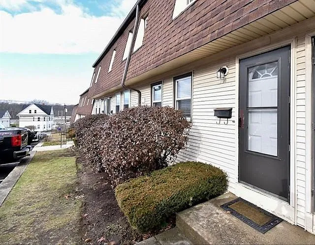 1588 Main St #10 — Photo 21