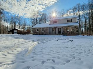 104 King Arthurs Ct, Honesdale, PA 18431
