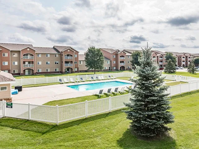 Steeplechase Apartments — Photo 3