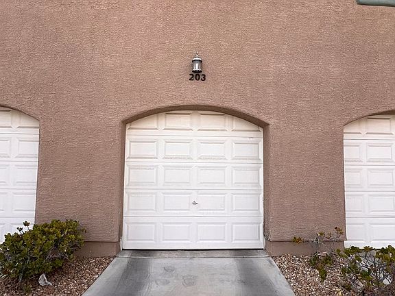 2nd image of 801 Dana Hills Ct Unit 203