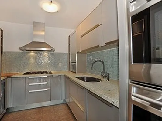 Sold by Corcoran | media 19