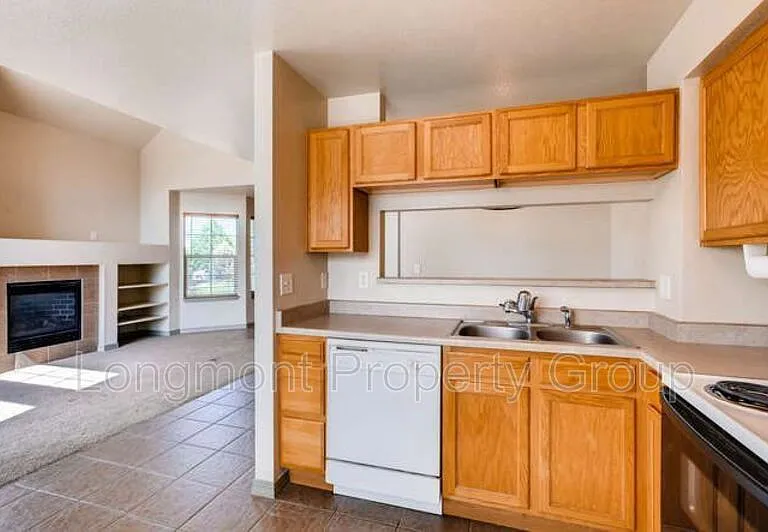 805 Summer Hawk Dr #F-33 — Photo 5