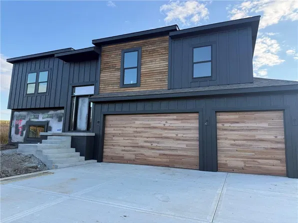 2121 Deerfield Ter, Liberty, MO 64068