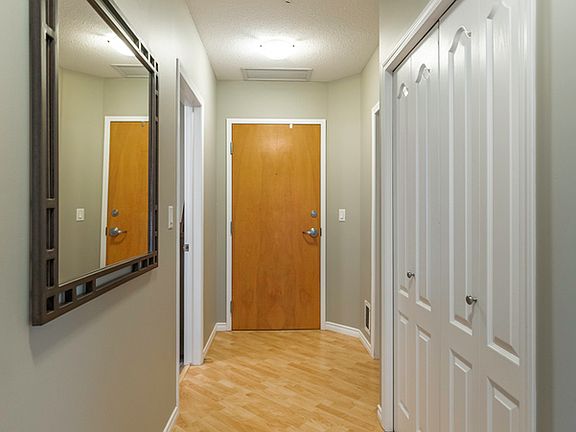 2nd image of 1914 Hamilton St #1005