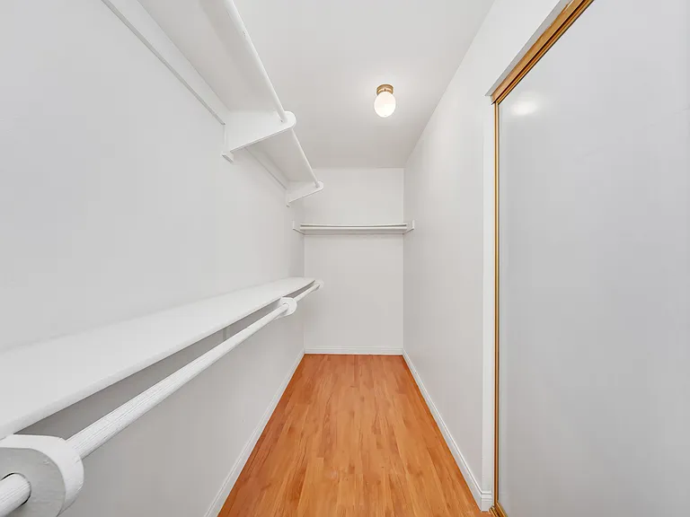 156 Appletree Ave — Photo 17