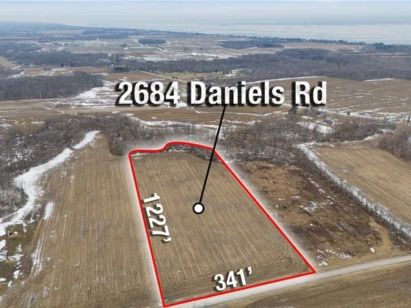 2684 Daniels Rd, Wilson, NY 14172