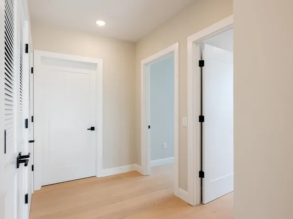 10 South Street image 24 of 39