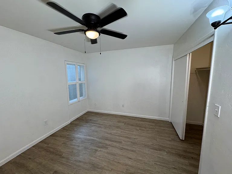 7000 Saranac St #9 — Photo 18