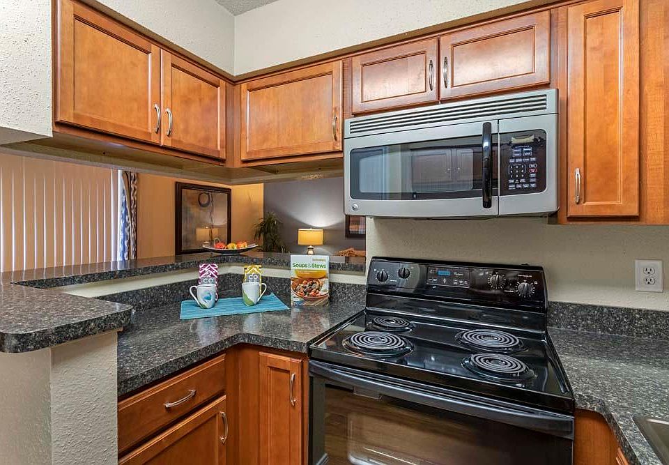 Foundations at River Crest & Lions Head Apartment Rentals Sugar Land