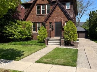 789 Henrietta St, Birmingham, MI 48009