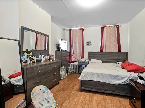 1536 Gates Avenue image 23 of 28