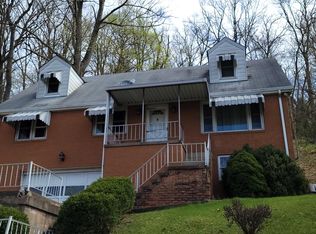 24 Fairfax Dr, Wheeling, WV